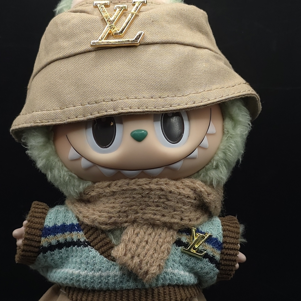 Labubu Clothes - Louis Vuitton Outfit - Picture 5 of 6